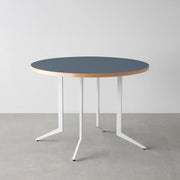 THE CAFE TABLE / リノリウム 全32色　White Steel 4本脚 × ラウンド φ81 - 100