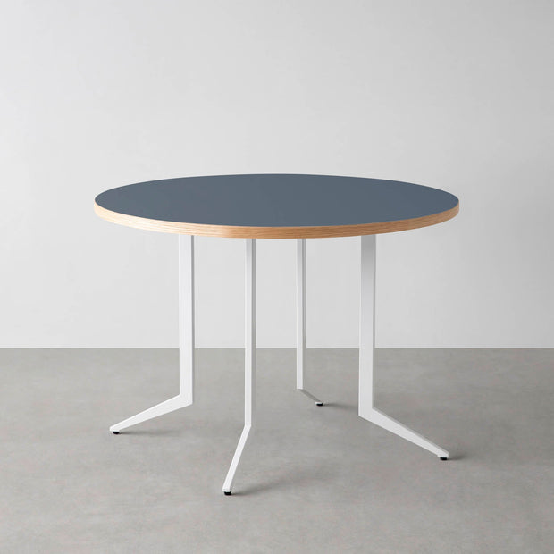 THE CAFE TABLE / リノリウム 全32色　White Steel 4本脚 × ラウンド φ81 - 100