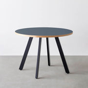 THE CAFE TABLE / リノリウム 全32色　Black Steel 4本脚 × ラウンド φ81 - 100