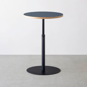THE CAFE TABLE / リノリウム 全32色　Black Steel 1本脚 × ラウンド φ61 - 70