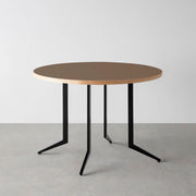 THE CAFE TABLE / リノリウム 全32色　Black Steel 4本脚 × ラウンド φ81 - 100