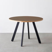 THE CAFE TABLE / リノリウム 全32色　Black Steel 4本脚 × ラウンド φ81 - 100