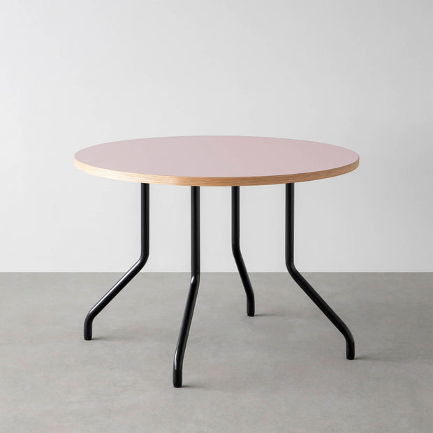 THE CAFE TABLE / リノリウム 全32色　Black Steel 4本脚 × ラウンド φ81 - 100