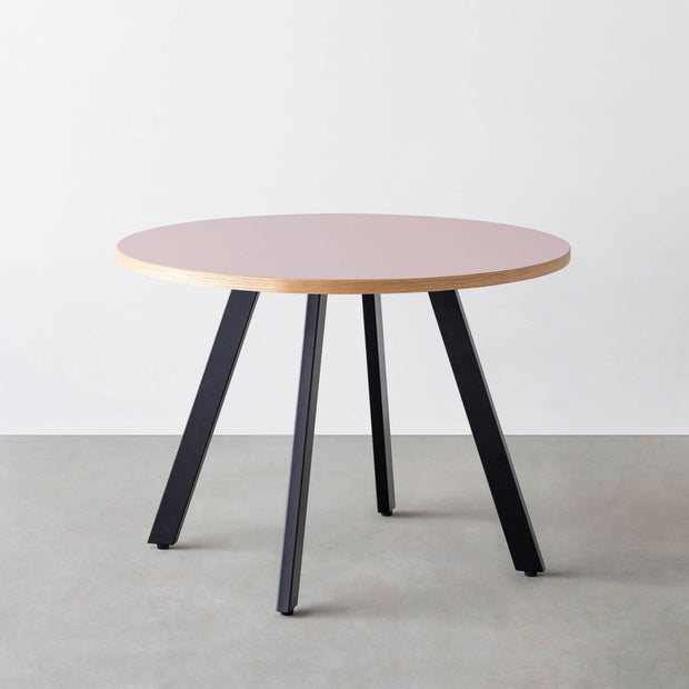 THE CAFE TABLE / リノリウム 全32色　Black Steel 4本脚 × ラウンド φ81 - 100