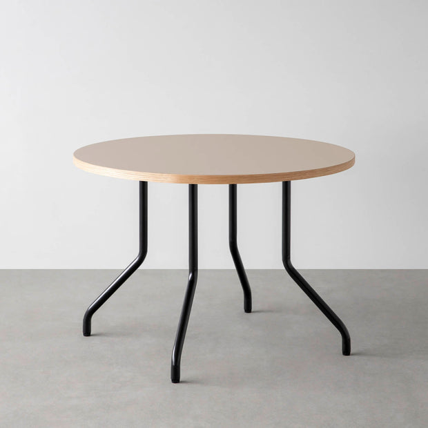 THE CAFE TABLE / リノリウム 全32色　Black Steel 4本脚 × ラウンド φ81 - 100