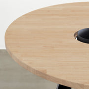 KANADEMONOのワイヤーバスケット付きのラバーウッド材アッシュグレーのラウンド天板にマットブラックの4pinアイアン脚を組み合わせたカフェテーブル（天板）