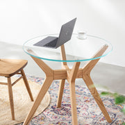 Favricaのガラス天板とナチュラルカラーのHライン木製脚を組み合わせたカフェテーブルM（使用例）