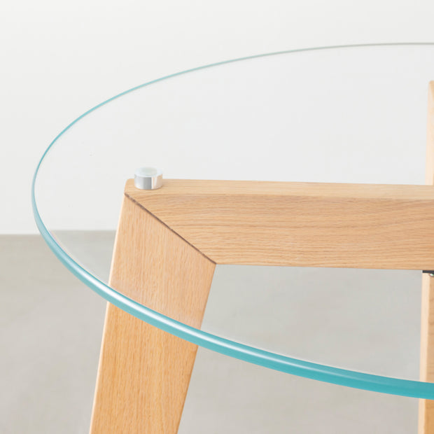 KANADEMONOのガラス天板とナチュラルカラーのピンタイプの木製脚を組み合わせたカフェテーブルM（天板）