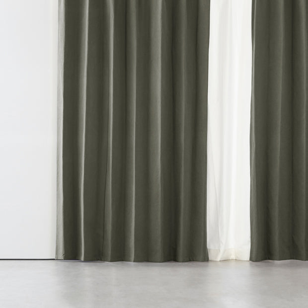 Kanademonoの綿100%使用したヴィンテージテイストに仕上げたグリーンの帆布カーテン