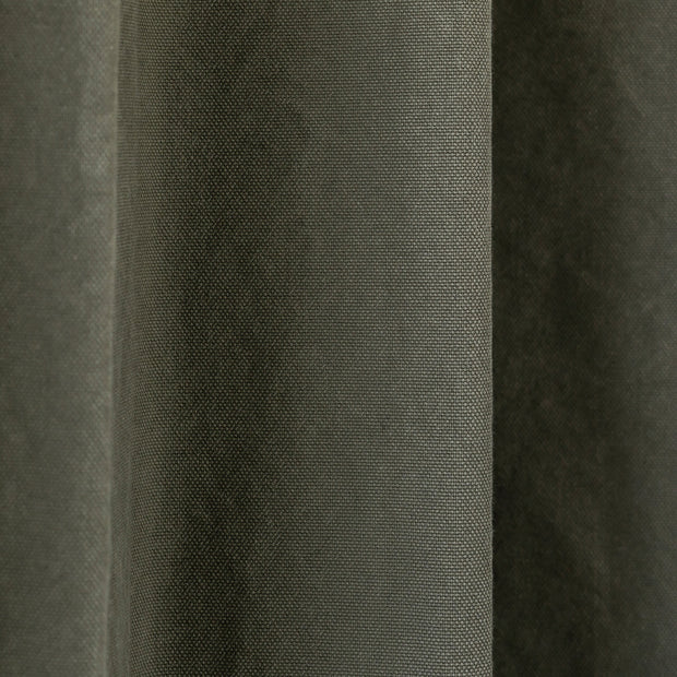 Kanademonoの綿100%使用したヴィンテージテイストに仕上げたグリーンの帆布カーテン（生地クローズアップ）
