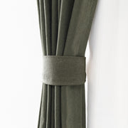 Kanademonoの綿100%使用したヴィンテージテイストに仕上げたグリーンの帆布カーテン（収納時）