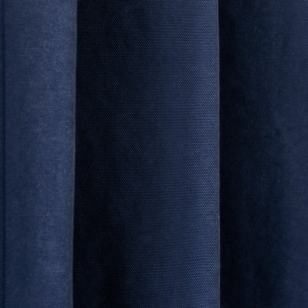 Kanademonoの綿100%使用したヴィンテージテイストに仕上げたネイビーの帆布カーテン（生地クローズアップ）