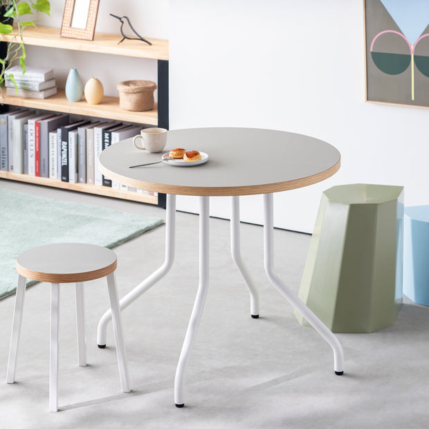 THE CAFE TABLE / リノリウム 全24色　White Steel 4本脚 × ラウンド φ61 - 80