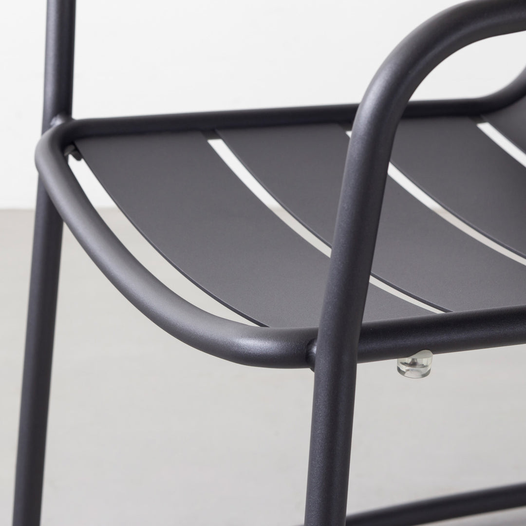 Relax - Aluminum スタッキングできる アウトドア アームチェア