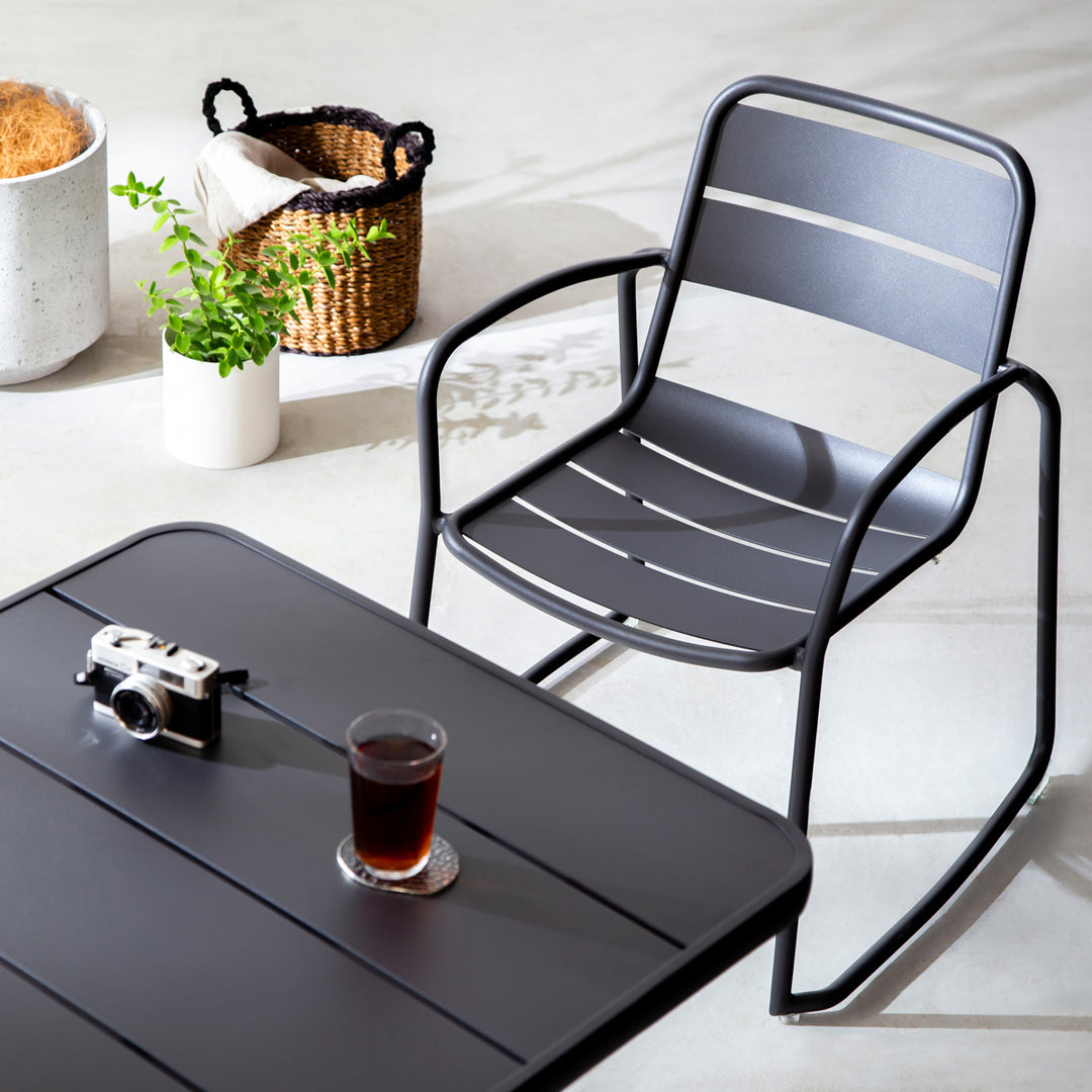 Relax - Aluminum スタッキングできる アウトドア アームチェア