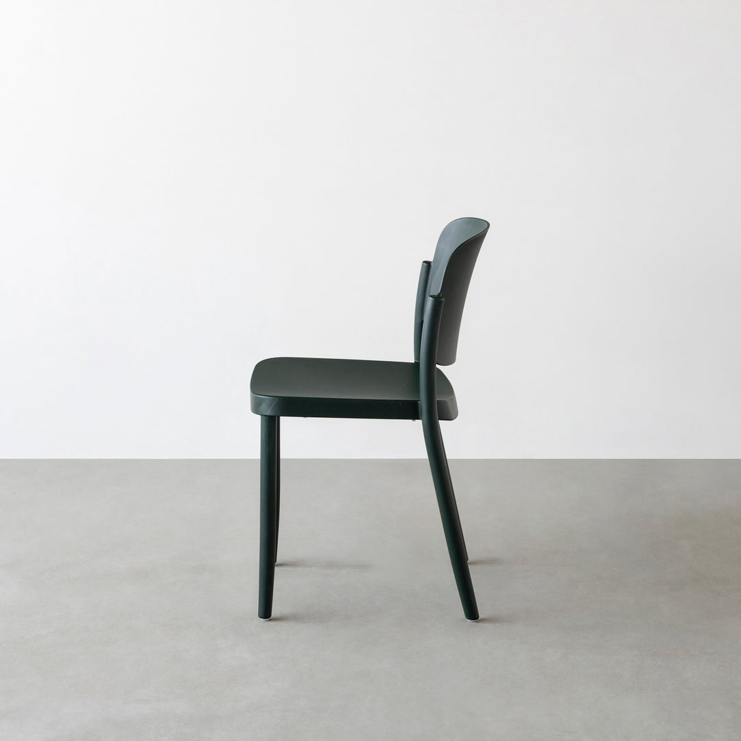 屋内外で使える スタッキング チェア – KANADEMONO