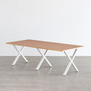 KanademonoのリノリウムWalnutオーク天板とマットホワイトのXライン鉄脚を組み合わせたシンプルモダンな大型テーブル