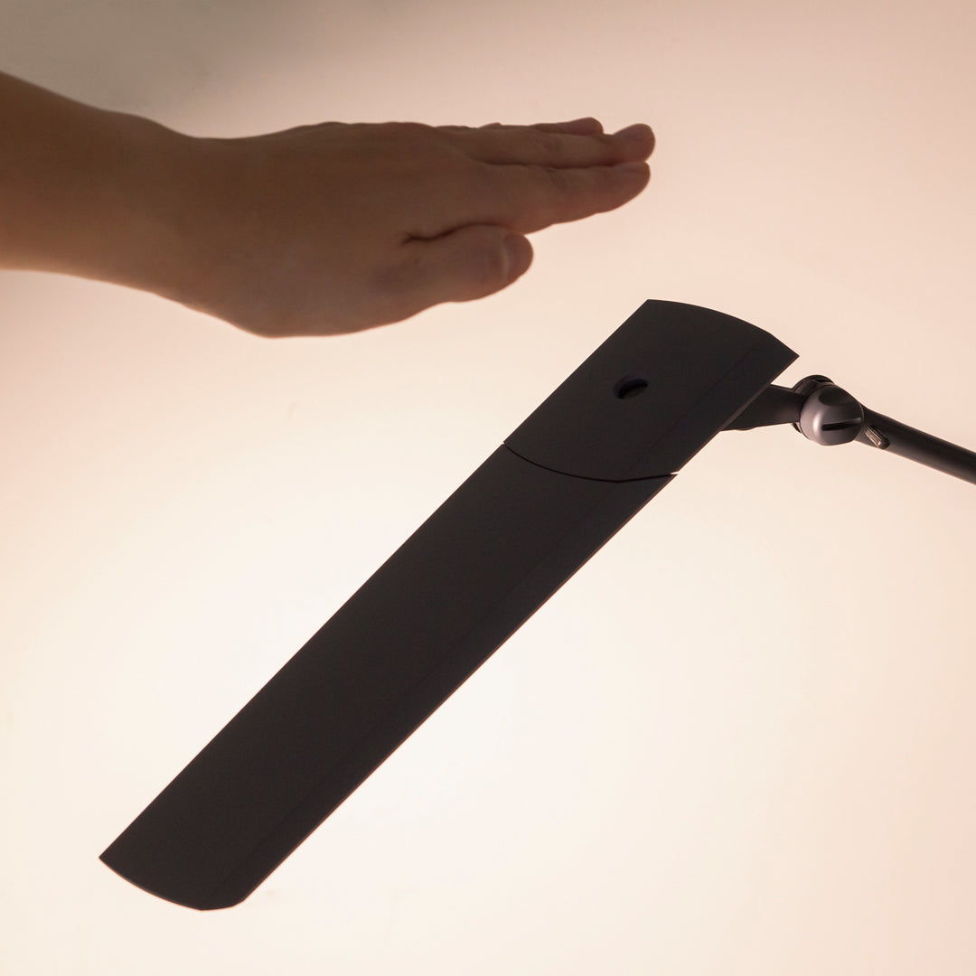 Slim - Stylish Touchless Matte Desk Lamp – KANADEMONO
