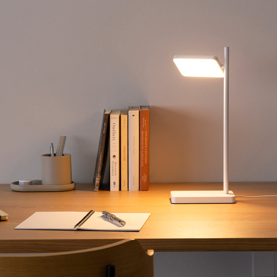TALIA ワイヤレス充電つき デスクライト – KANADEMONO