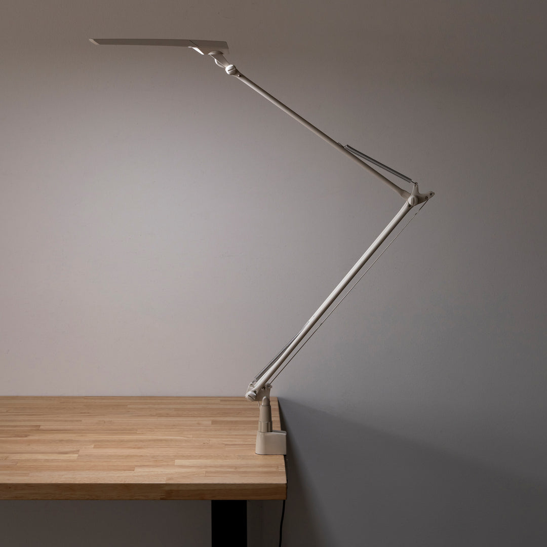 Slim - Stylish Touchless Matte Desk Lamp クランプ式 – KANADEMONO