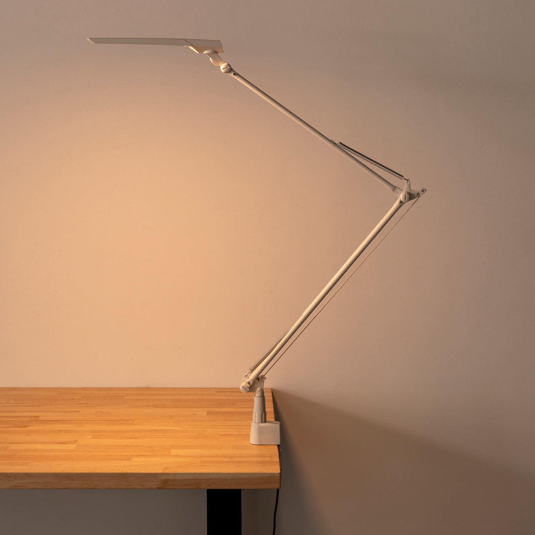 Slim - Stylish Touchless Matte Desk Lamp クランプ式 – KANADEMONO