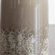 非防水の陶器を使用したグレーの小さいサイズのフラワーベース（正面クローズアップ）