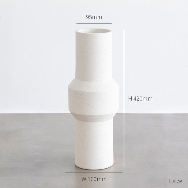 ホワイトの陶器を使用した洗練されたフォルムが美しいフラワーベース（Lサイズ）（寸法画像）
