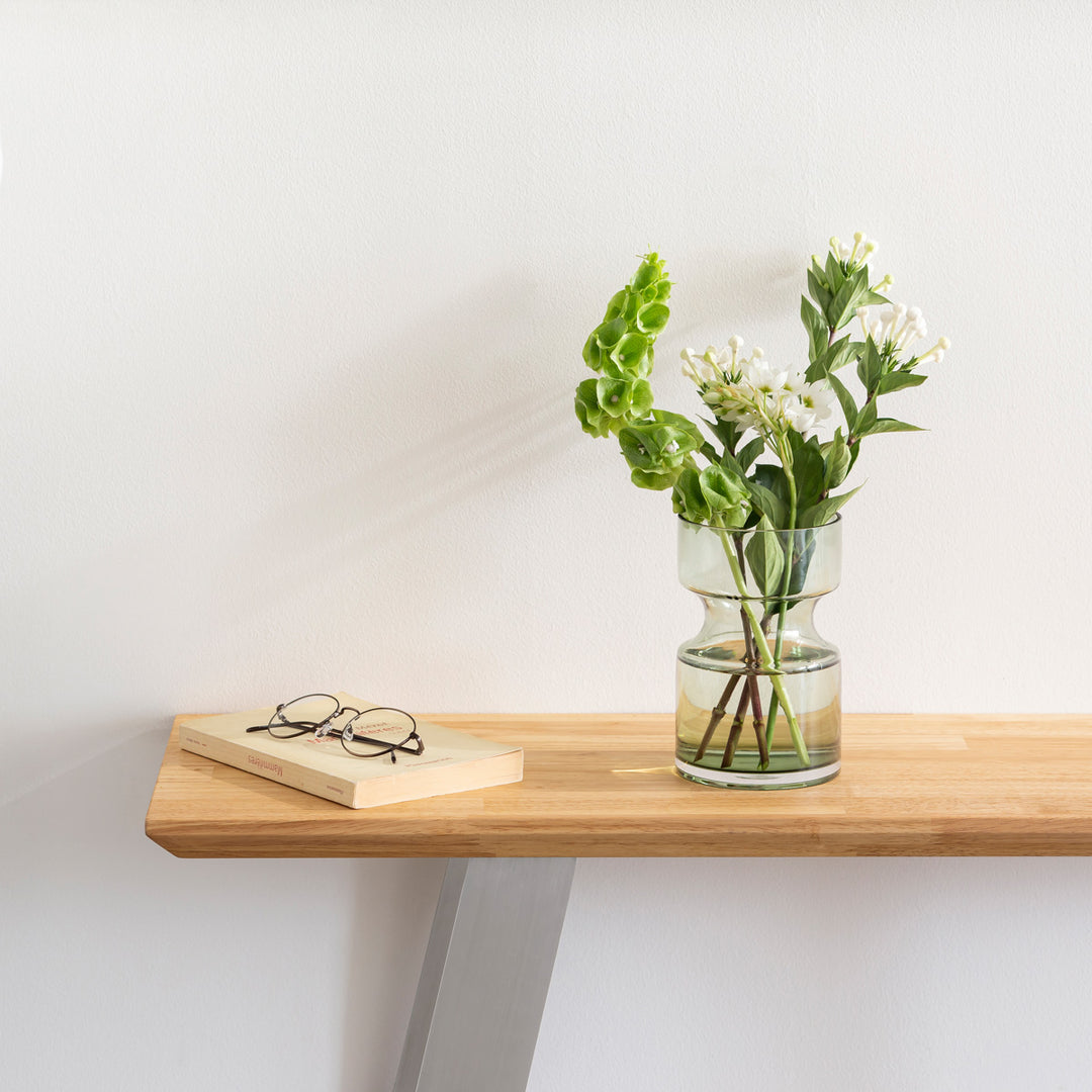 FlowerVaseGlassGreenNarrow_05_