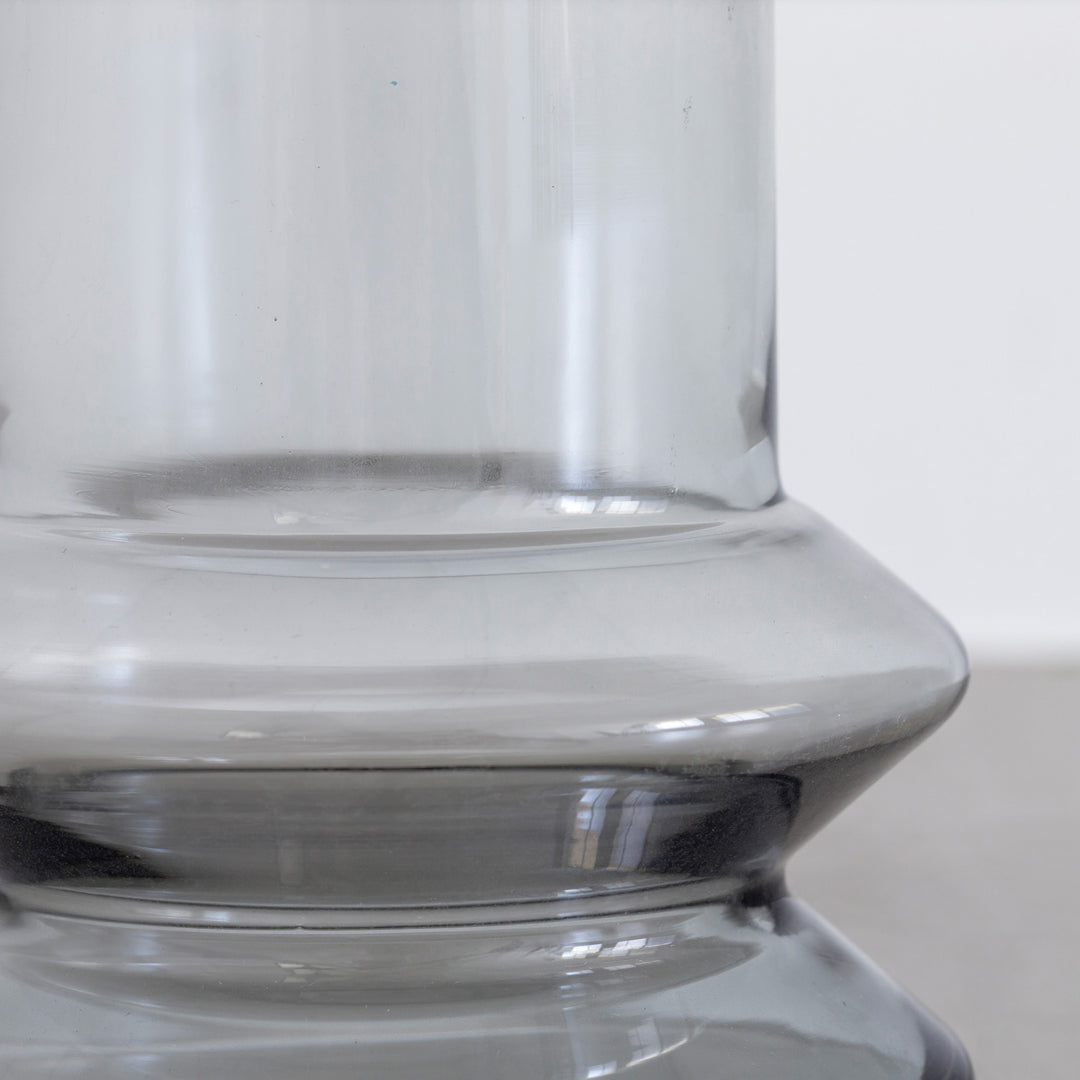 Glass - Zigzag ガラス フラワーベース グレー – KANADEMONO