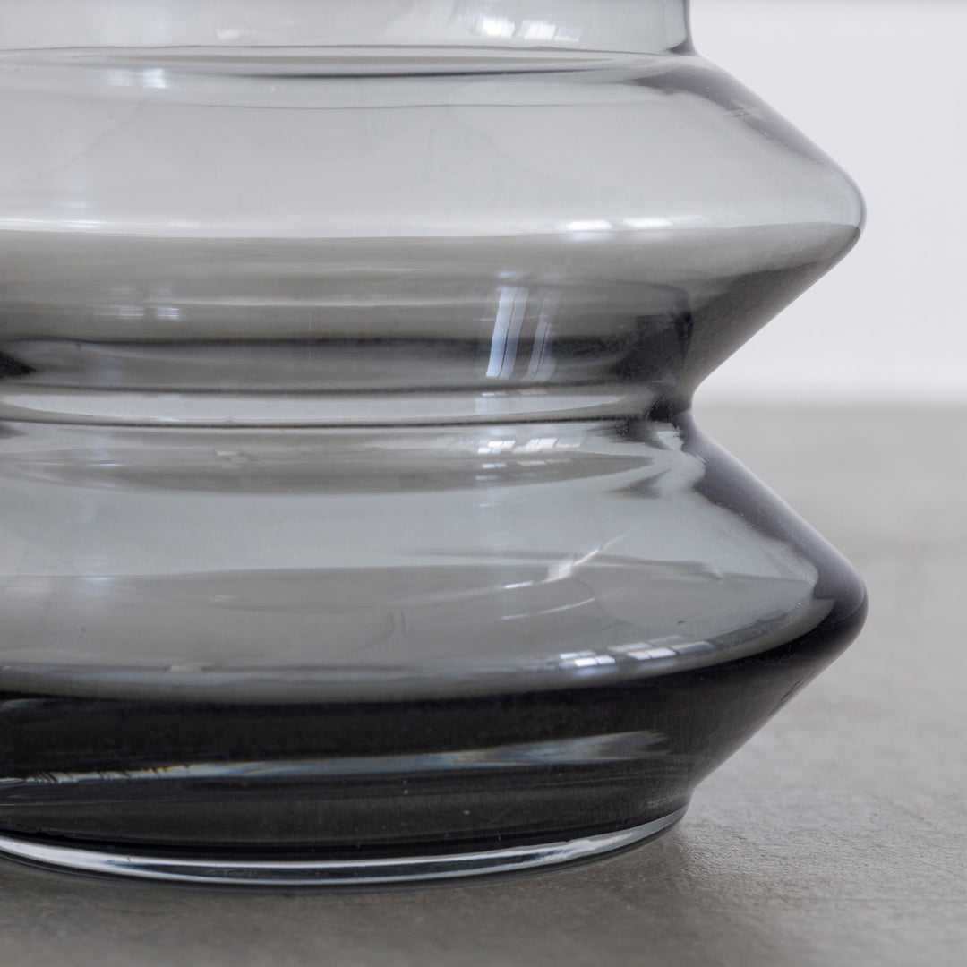 Glass - Zigzag ガラス フラワーベース グレー – KANADEMONO