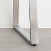 KANADEMONOの配線孔BROCK&TRAY付きのラバーウッド材ナチュラル天板とベル型ステンレス脚を組み合わせたテーブル（脚）