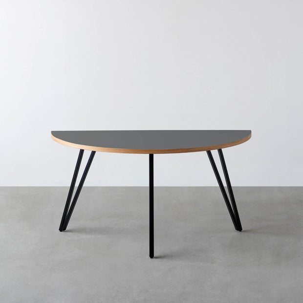 THE TABLE / 半円 × リノリウム 全32色 × Black Steel