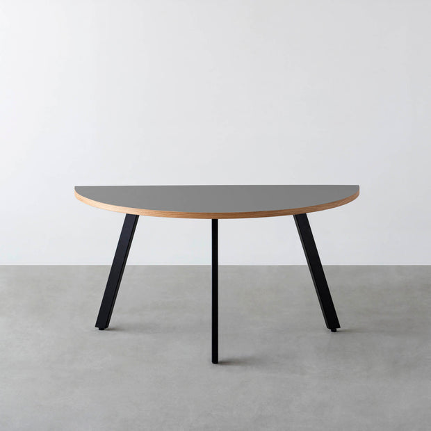 THE TABLE / 半円 × リノリウム 全32色 × Black Steel