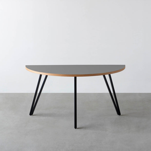THE TABLE / 半円 × リノリウム 全32色 × Black Steel
