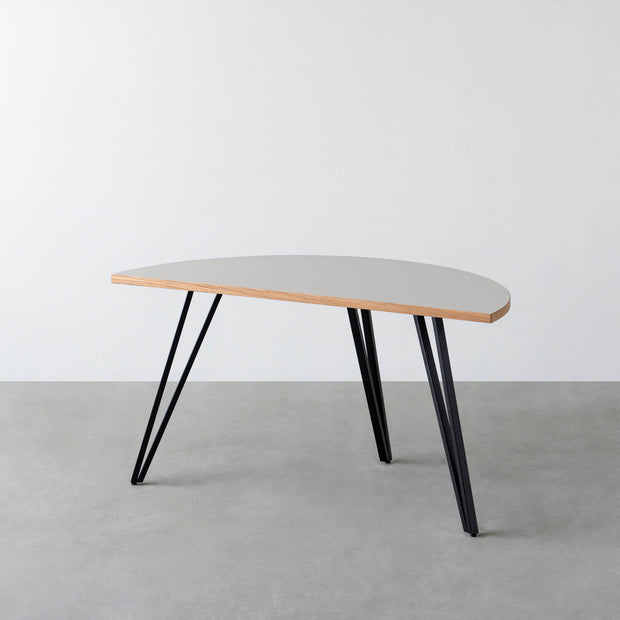 THE TABLE / 半円 × リノリウム 全32色 × Black Steel