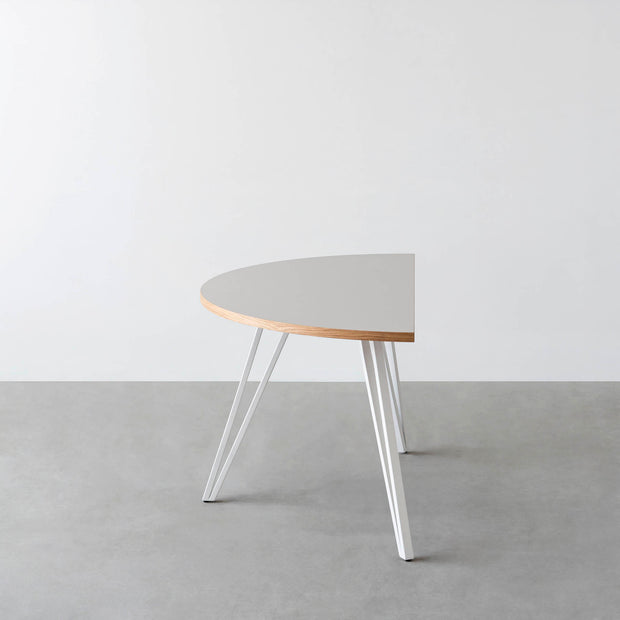 THE TABLE / 半円 × リノリウム 全32色 × White Steel