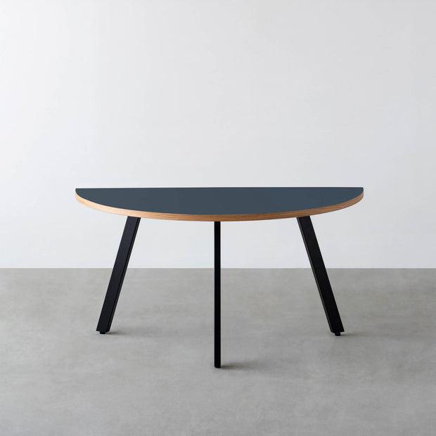 THE TABLE / 半円 × リノリウム 全32色 × Black Steel