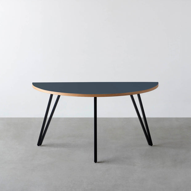 THE TABLE / 半円 × リノリウム 全32色 × Black Steel