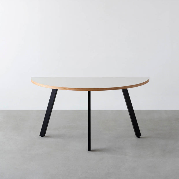 THE TABLE / 半円 × リノリウム 全32色 × Black Steel