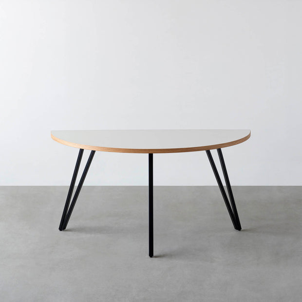 THE TABLE / 半円 × リノリウム 全32色 × Black Steel