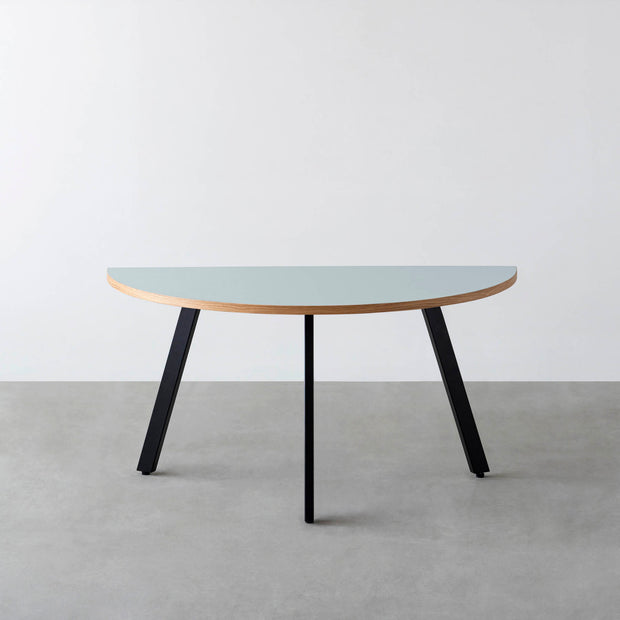 THE TABLE / 半円 × リノリウム 全32色 × Black Steel
