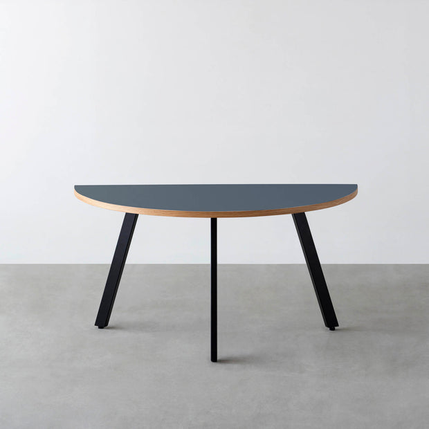 THE TABLE / 半円 × リノリウム 全32色 × Black Steel