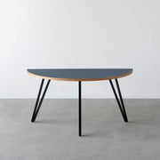 THE TABLE / 半円 × リノリウム 全32色 × Black Steel