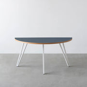 THE TABLE / 半円 × リノリウム 全32色 × White Steel