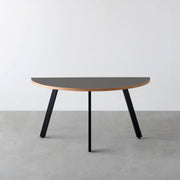 THE TABLE / 半円 × リノリウム 全32色 × Black Steel