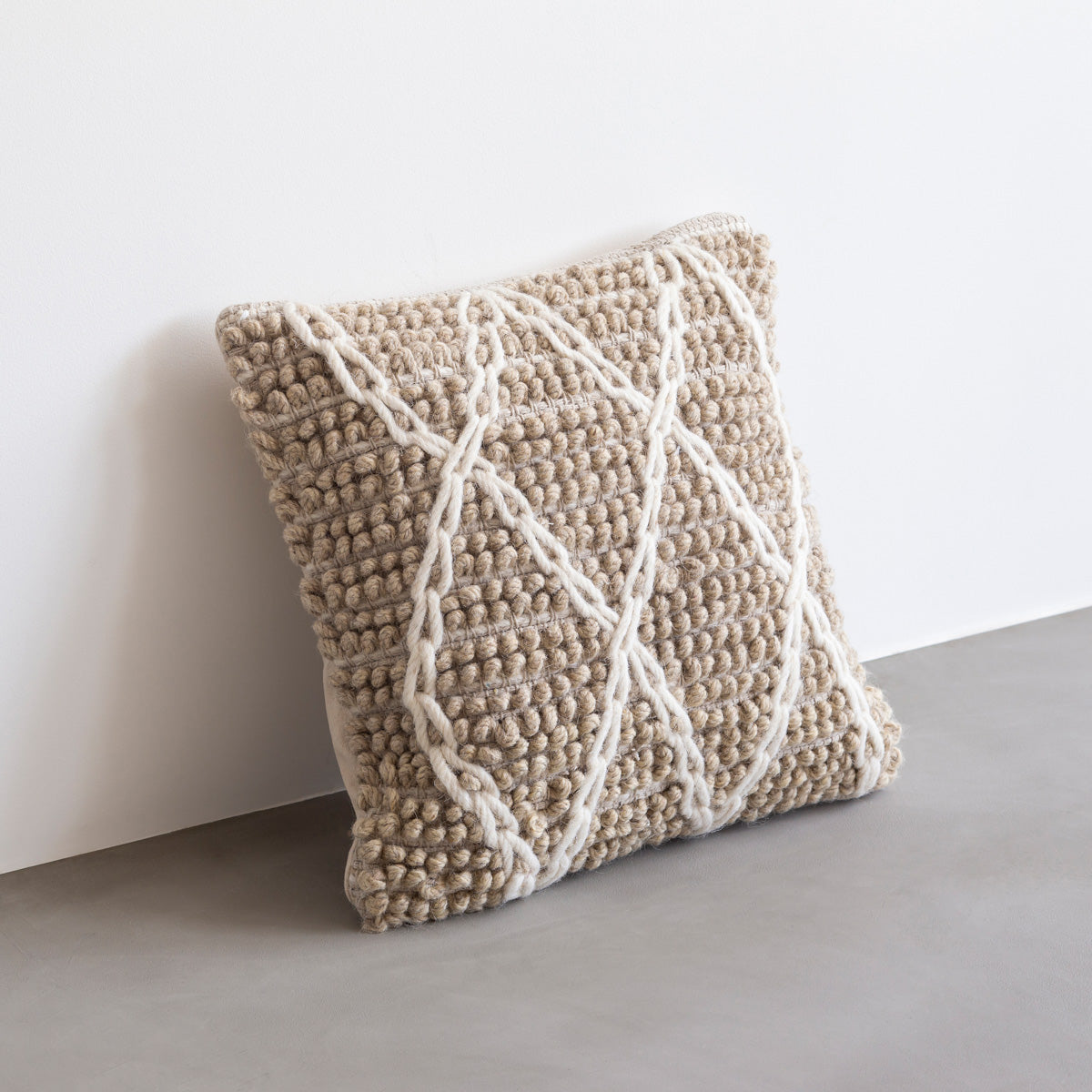 Cotton - Wool ラテカラーの ハンドメイド クッションカバー