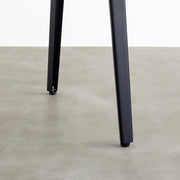 かなでもののBLOCK&TRAY付きのラバーウッド材ブラックブラウンカラーの突板天板とブラックのスリムライン鉄脚を組み合わせたテーブル（脚）