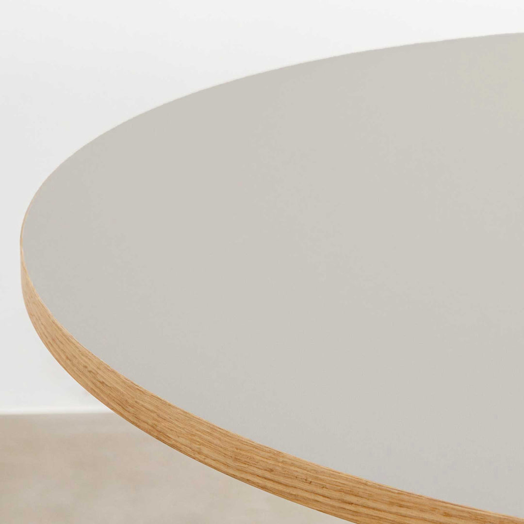 kanademono リノリウム　テーブル　Mushroom天板 THE BOARD / リノリウム 全32色 - ラウンド – KANADEMONO