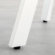 Kanademonoのウォルナットのカフェテーブル