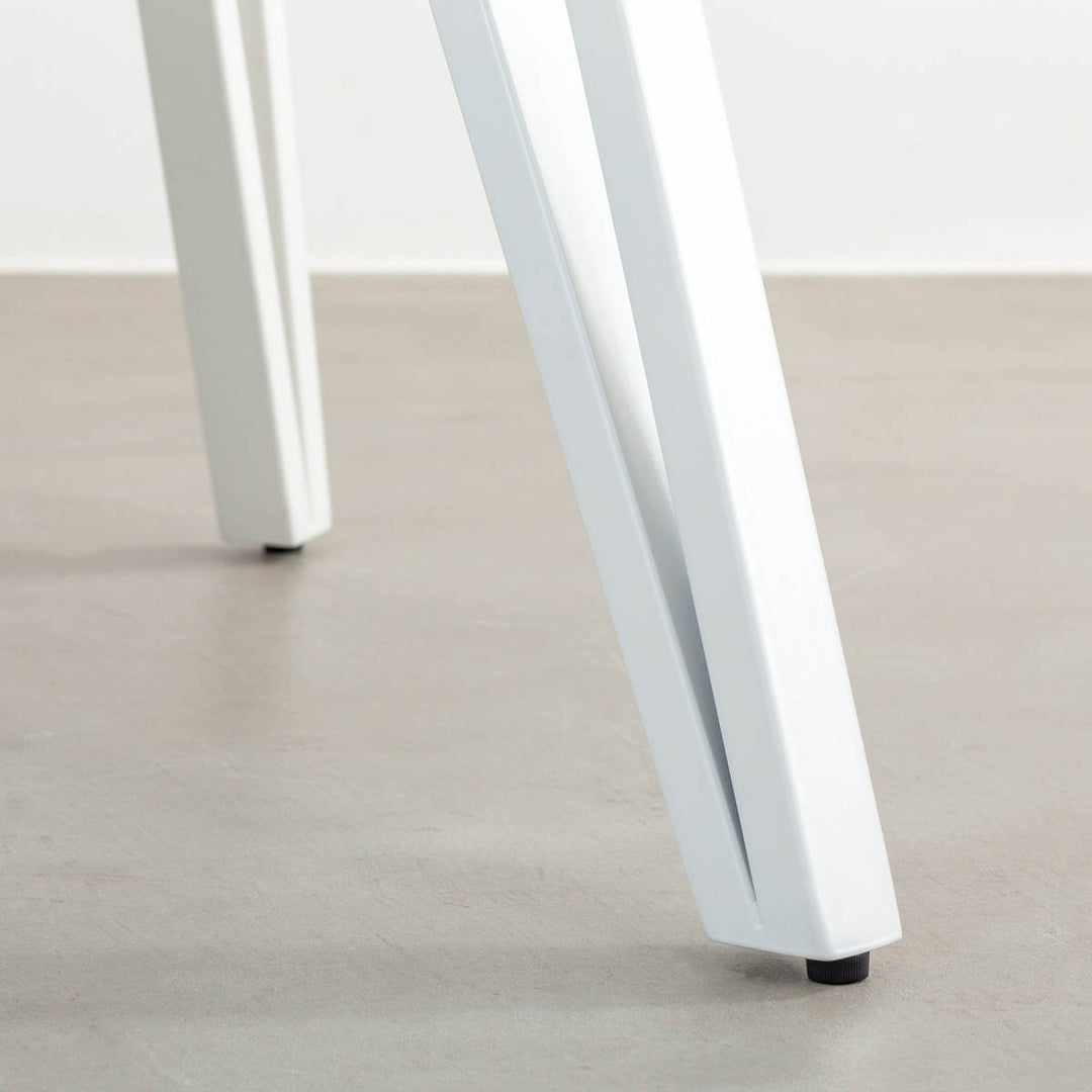 THE CAFE TABLE / ラバーウッド White Steel 4本脚 × ラウンド